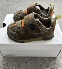 Image of Clarks Toddlers Suede Trainers - Size: UK 4F - Style: Steggy2 See - BNIB