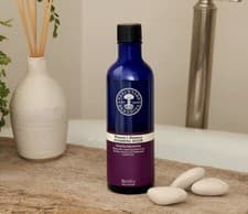 Image of Neal's Yard Remedies Womens Balance Foaming Bath 200ml BBE 07/2028