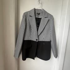 Image of New With Tag Stylish Black and White Houndstooth Women's Blazer