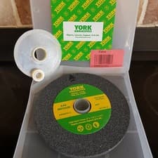 Image of York 150mm X 16mm X 31.75mm GC100IV Soft Silicon Carbide Bench Grinding Wheels