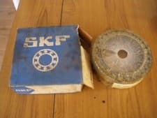 Image of SKF 24028 CC W33 Spherical Roller Bearing with Cylindrical Bore 140x210x69mm