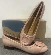 Image of Clarks “Un Blush Cove” Red Suede / Patent Flats. UK 6.5 E Eu 40