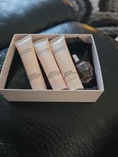 Image of Viktor & Rolf Flowerbomb 4pc Giftset (EDP 7ml, Body Lotion 15ml, Cream 2x15ml)