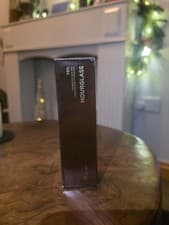 Image of Hourglass Veil Hydrating Skin Tint Shade 18