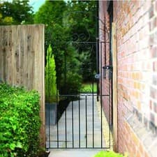 Image of Chelsea Black Bow Top Steel Gate In Black With Reversable Latch - 914 x 1830mm