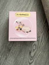 Image of MAC Eye Love Surprised Eye Shadow Pallete X6