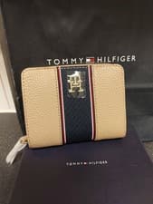 Image of Tommy Hilfiger Beige & Blue Women’s Purse Wallet New with Tags and Box, Rrp £42