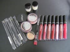 Image of Bellapierre make up products brush, blush, contour cream setting powder
