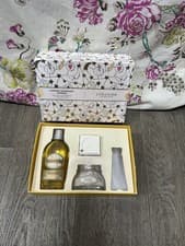Image of L’OCCITANE EN PROVENCE Delicious Almond 3 Piece Set *Missing Hand Cream As Seen*