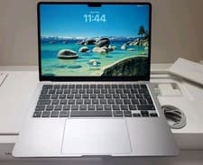 Image of Apple MacBook Air 13 2024 M3 8C GPU 16GB RAM 256GB 4 Battery Cycles! E313 (VAT)