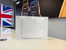 Image of Apple MacBook Air M2 13.6" 2024 Starlight 16GB 256GB SSD 8-Core CPU GPU BRANDNEW