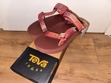 Image of Teva Flatform Universal Women's Sunscape Scarlet Sandals