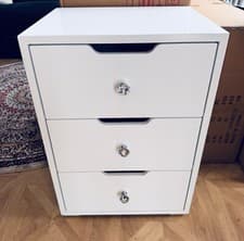 Image of 2 x White Wood 3 drawer Bedside Chests ( A PAIR) Bedroom draws