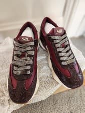 Image of Steve Madden Dames Sneaker Setback-R Dark Cherry Lacq Ladies Size 6. rrp £140