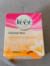 Image of Veet Oriental Wax Strips with Essential Oils and Floral Vanilla, 250ml