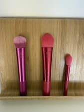 Image of Real Techniques 200 powder 241 complexion foundation blush makeup brush set 3
