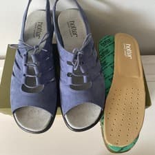 Image of Hotter Ladies Size 6.5 Suede Sandals With Spare Insoles. Brand New Boxed