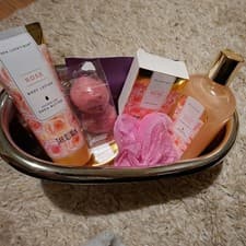 Image of Spa Luxetique Rose Bath and Body Women's Gift Set -