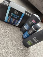 Image of Dove Men+Care Gift Set Cleanse+Care Washbag, Bodywash, Deodorant & Shampoo