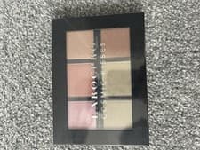 Image of LaRoc Pro Cosmetic Kisses Highlighter Palette