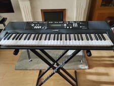 Image of Yamaha EZ-220 61-Key Portable Keyboard