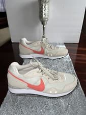 Image of Nike Venture Runner Cream II/White/Magic Ember CK2948-005 Sz 7