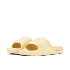 Image of ADIDAS ADILETTE 22 SLIDES ST DESERT SAND SIZE UK11