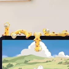 Image of 4Pcs Resin Cartoon Giraffe Ornament Versatile Smooth Finish for Office Display