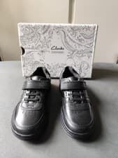 Image of BNIB Clarks Boys Fawn Lay Kids Black Leather School Shoes Size UK 11 G / EU 29 W