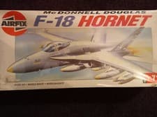 Image of Airfix 04032 McDonnell Douglas F-18 Hornet 1/72 scale.