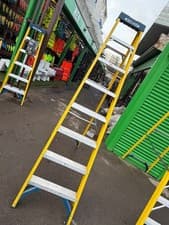Image of Werner Fiberglass Step Ladder – Heavy-Duty Professional Use