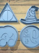 Image of Harry Potter cookie cutters with stampers