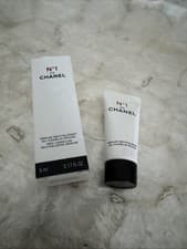 Image of CHANEL N°1 De CHANEL Revitalising Serum Prevents Aging 5ML