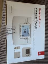 Image of Honeywell Home Sundial RF2 Wireless Thermostat Pack 3 Y9420S2005