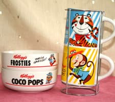 Image of TWO NEW KELLOGGS MUGS IN METAL STAND, 2 VINTAGE BOWLS, COCO POPS/FROSTED FLAKES
