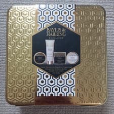 Image of Baylis & Harding Sweet Mandarin & Grapefruit Luxury Pamper Tin Gift Set - Vegan