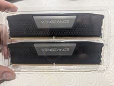Image of CORSAIR VENGEANCE 32GB 2 x 16GB DDR5-5600 CMK32GX5M2B5600C36 Unused