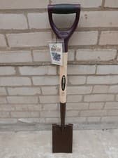 Image of SPEAR & JACKSON ELEMENTS CARBON STEEL BORDER SPADE 4194
