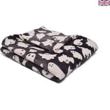 Image of Halloween Ghost Themed Fleece Throw - Glow-in-the-Dark 120 x 150cm Cozy Blanket
