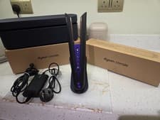 Image of Dyson Corrale HS07 Cordless Hair Straighteners with presentation box and matt