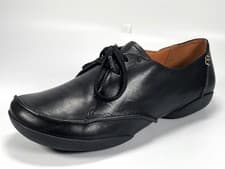Image of Brand New Clarks Artisan Felicia Vale Women's Black Leather Pumps Size 4