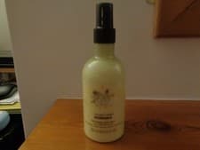 Image of NEW BODY SHOP MORINGA SOFTENING BODY MILK - 250ml, RARE