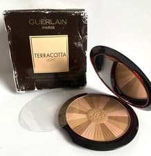 Image of Guerlain Terracotta LIGHT The Sun-Kissed Healthy Glow Bronzing Powder 02 Naturel