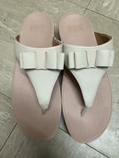 Image of Fitflop Uk 7 Lulu Bow Leather Sandals Beige Toe Post Slip On