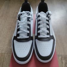 Image of PUMA Men's Dribble Court Trainers Black/White Size UK 9, EU 43