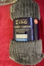 Image of Ribbed Throw Blanket Faux Fur Fleece Cozy King Size 200 x 240 cm RRP £39