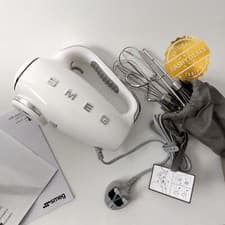 Image of Smeg Hand Mixer, 9 Speeds, Turbo Function, LED Display, White HMF01WHUK