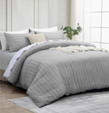 Image of Premium Hotel Quality Reversible Satin Stripe Duvet Cover Set with 2 Pillowcases