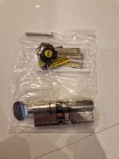 Image of Yale Platinum 3 Star Euro Cylinde Lock 35/45 Thumbturn Nickel