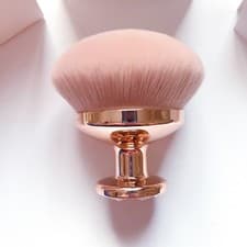 Image of Iconic London Pro Puff  Luxurious Large Buffing Brush for Face and Body New